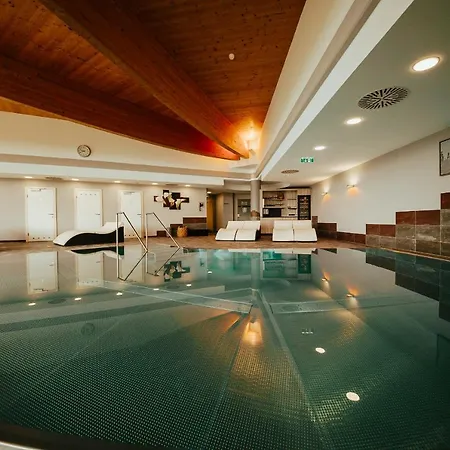 Hotel Weinrefugium Brolli 4*