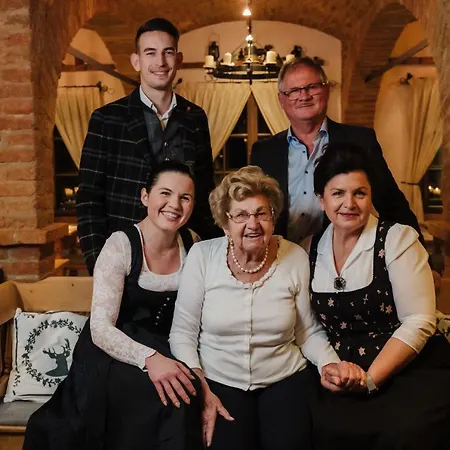 Hotel Weinrefugium Brolli 4*