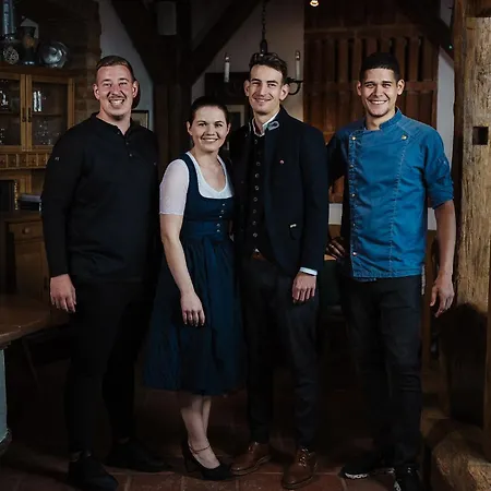 Weinrefugium Brolli 4* غامليتز