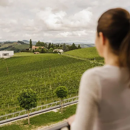 Hotel Weinrefugium Brolli 4*