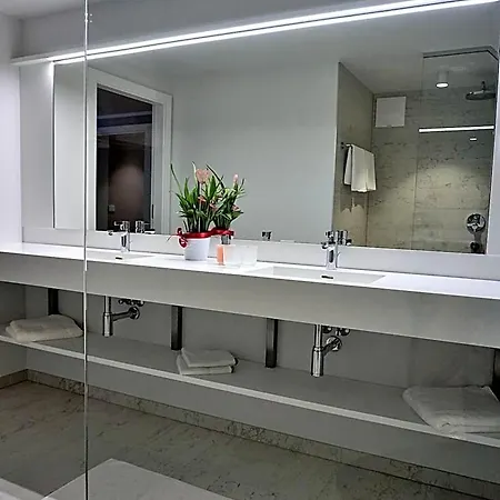 Hotel Weinrefugium Brolli 4*