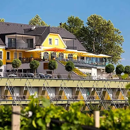 Hotel Weinrefugium Brolli 4*
