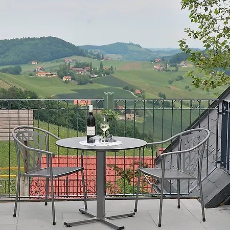 Weinrefugium Brolli Hotel 4*