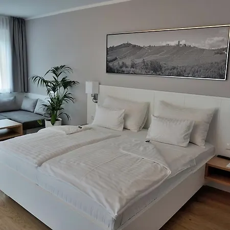 Weinrefugium Brolli غامليتز