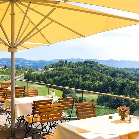 Hotel Weinrefugium Brolli 4*