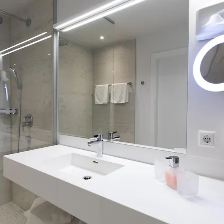 فندق Weinrefugium Brolli 4*