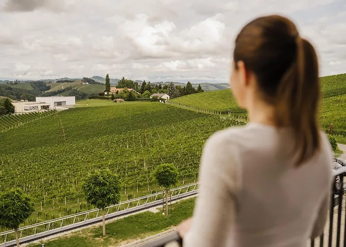 Hotel Weinrefugium Brolli 4*